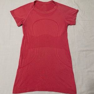 Lululemon Swiftly tshirt